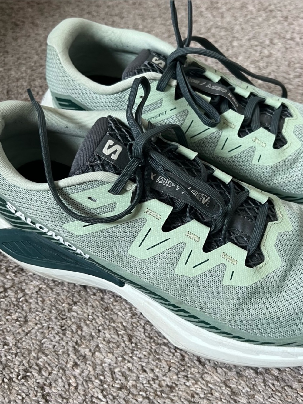 Salomon Energy Foam Mint Green and Dark Green Men's Trail Runners Size 12